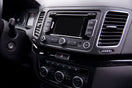 black and silver car stereo